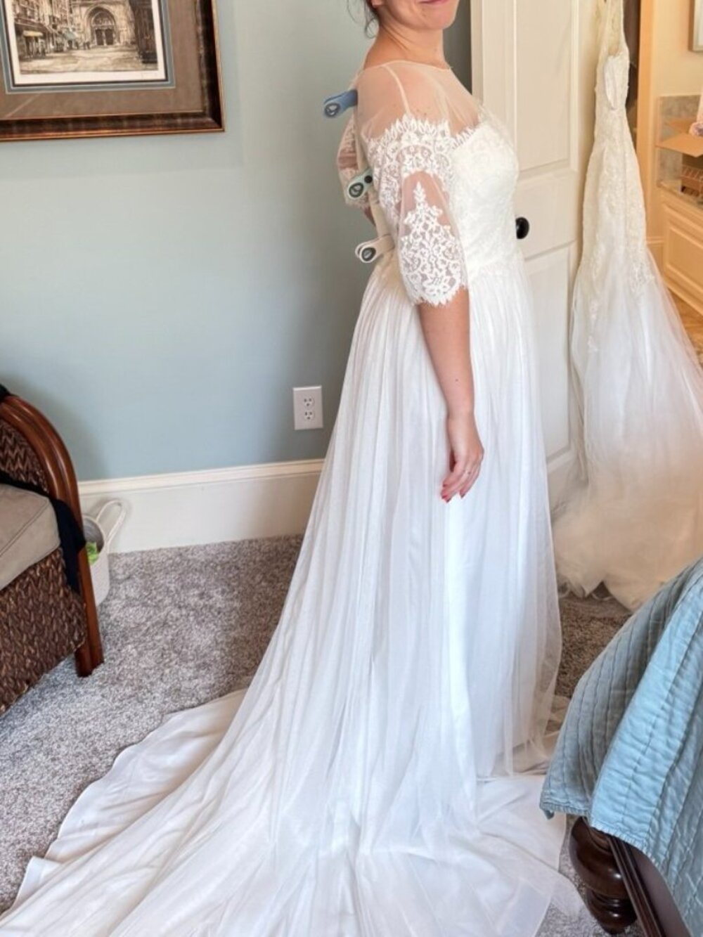 Elegant Ivory Lace A-Line Wedding Dress with Sheer Short Sleeves